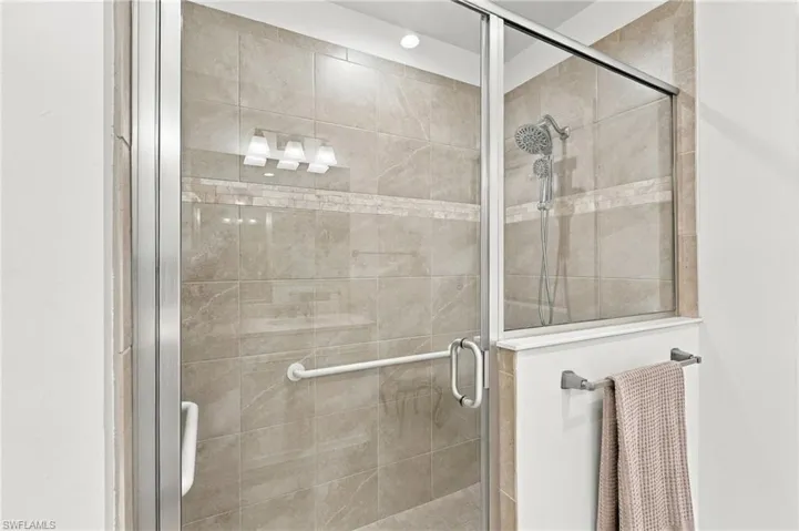 2543 Seychelles Dr 604, Naples, Florida 34112