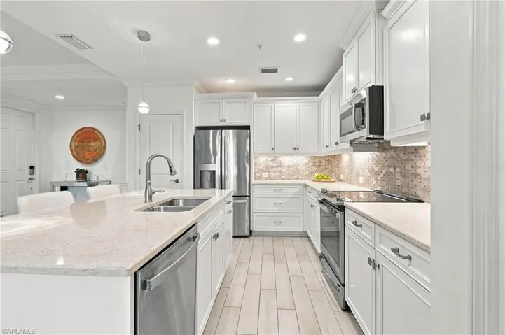 2543 Seychelles Dr 604, Naples, Florida 34112