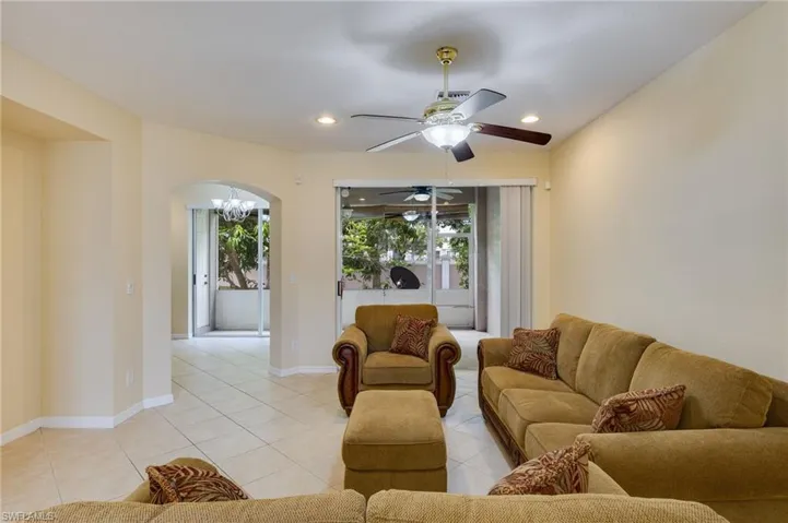 9967 Chiana Cir, Fort Myers, Florida 33905