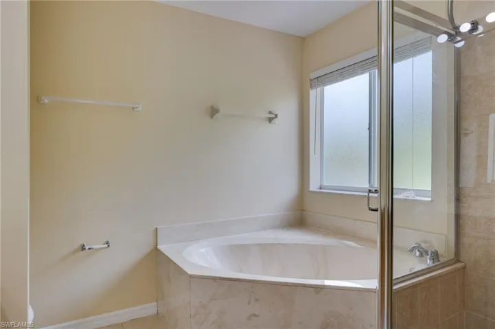 9967 Chiana Cir, Fort Myers, Florida 33905