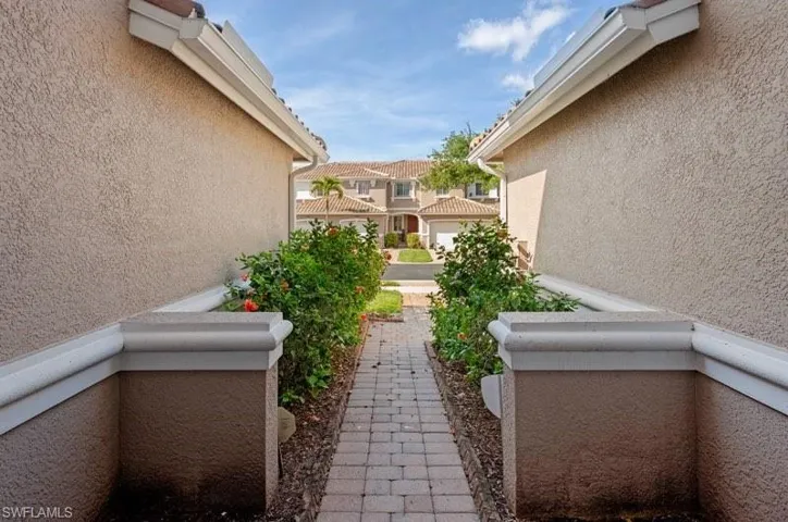 9967  Chiana  CIR, Fort Myers, FL 33905
