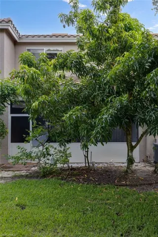 9967 Chiana Cir, Fort Myers, Florida 33905