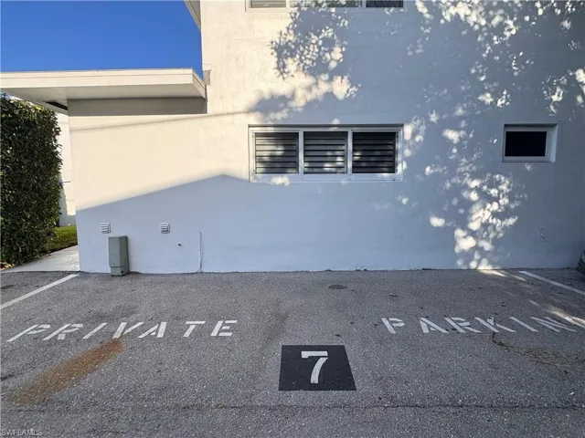 546 4th Ave S 7, Naples, Florida 34102