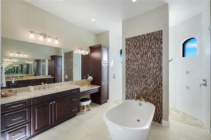 11899 King James Ct, Cape Coral, Florida 33991