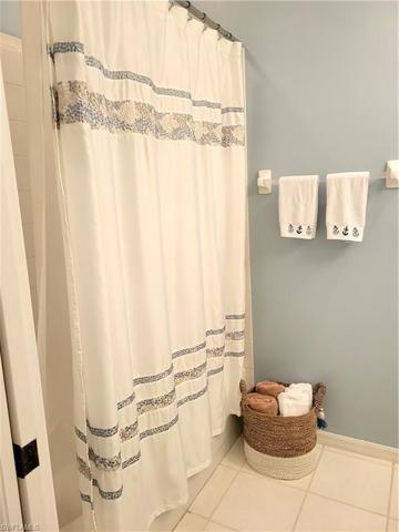 Guest bath w/tub