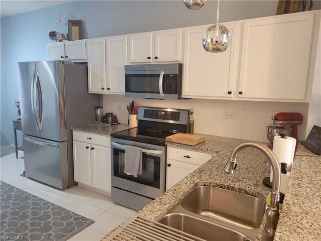 Kitchen w/new refrigerator and new counters