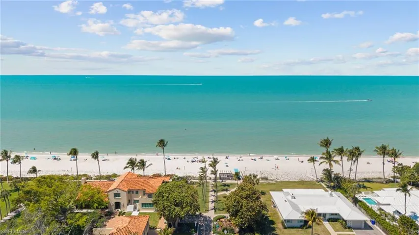 275  8th S AVE, Naples, FL 34102