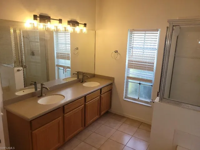 501 Sw 9th St, Cape Coral, Florida 33991