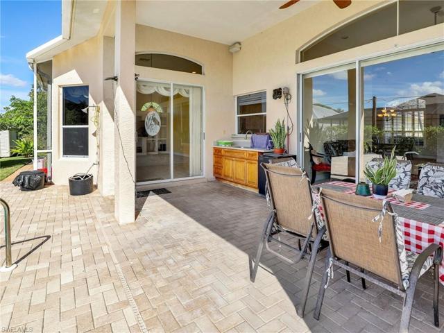 Covered lanai space