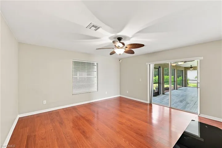 4155 Ne 15th Pl, Cape Coral, Florida 33909