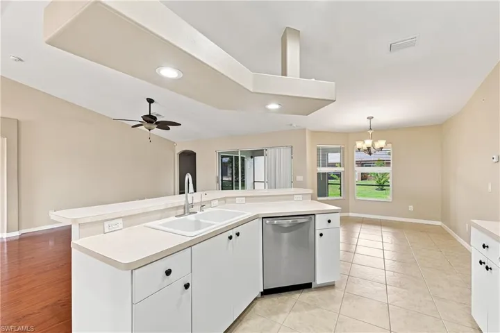 4155 Ne 15th Pl, Cape Coral, Florida 33909