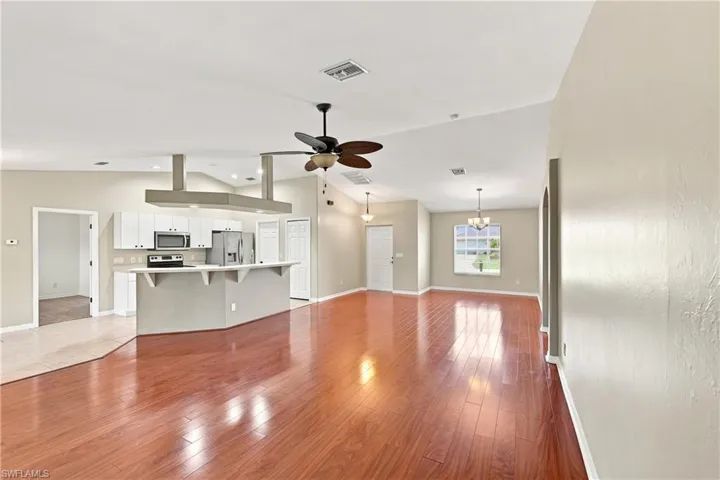 4155 Ne 15th Pl, Cape Coral, Florida 33909