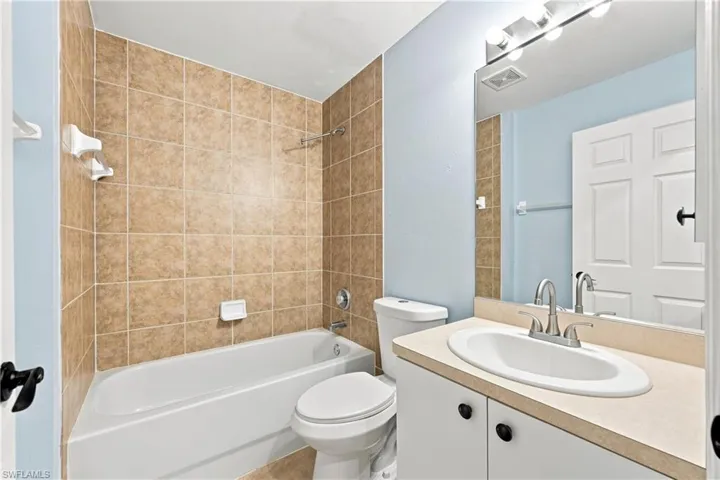 4155 Ne 15th Pl, Cape Coral, Florida 33909