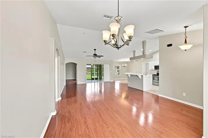 4155 Ne 15th Pl, Cape Coral, Florida 33909