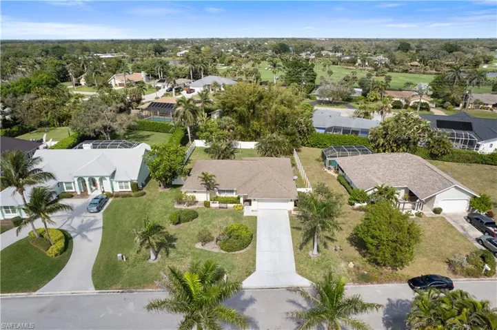 159  Oakwood  CT, Naples, FL 34110