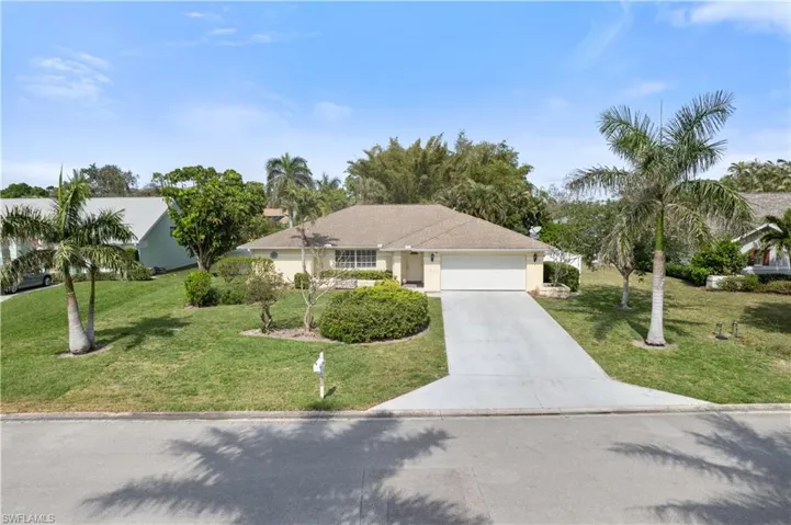 159  Oakwood  CT, Naples, FL 34110