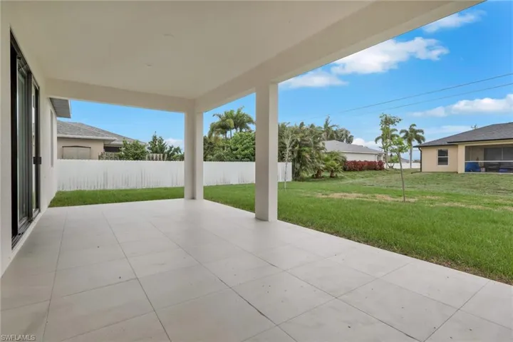 1412 Ne 2nd Pl, Cape Coral, Florida 33909
