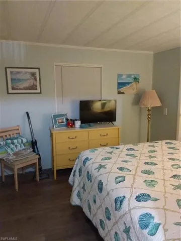 Guest bedroom