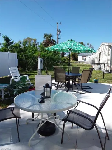 Outdoor furniture included