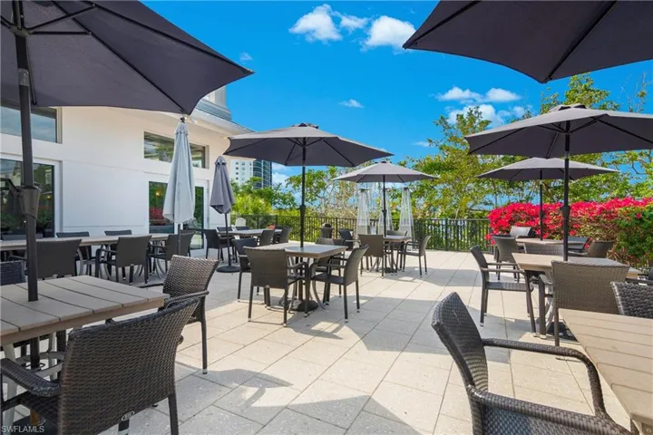 360  Horse Creek  DR, Naples, FL 34110