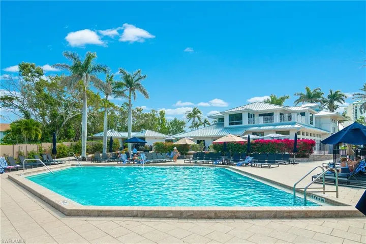 Club pool with food and beverage service