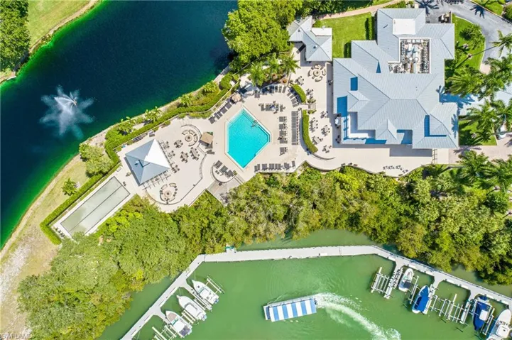 360  Horse Creek  DR, Naples, FL 34110