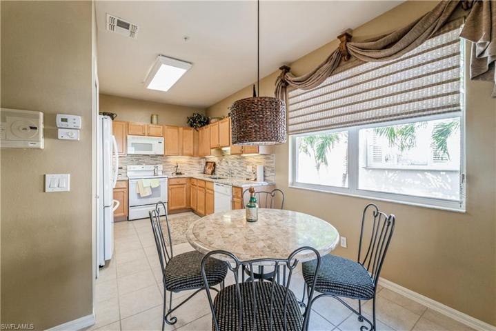 eat in kitchen