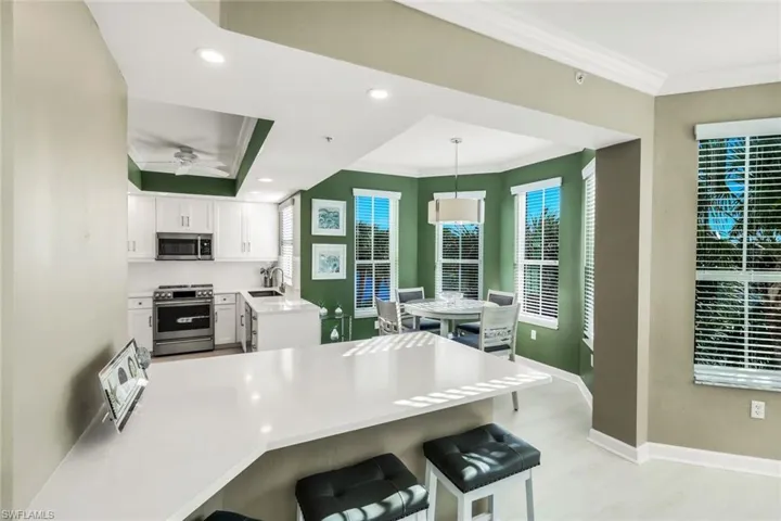Kitchen & Breakfast Room