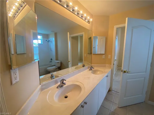 2677 Blue Cypress Lake Ct, Cape Coral, Florida 33909