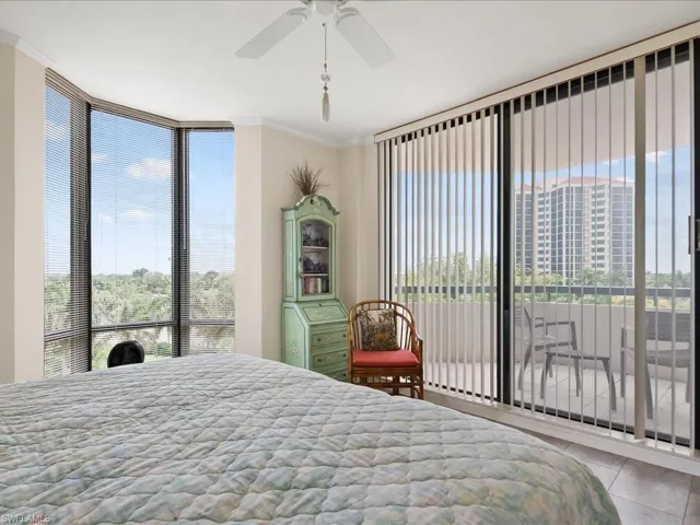 6075 Pelican Bay Blvd 506, Naples, Florida 34108