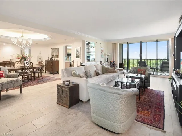 6075 Pelican Bay Blvd 506, Naples, Florida 34108
