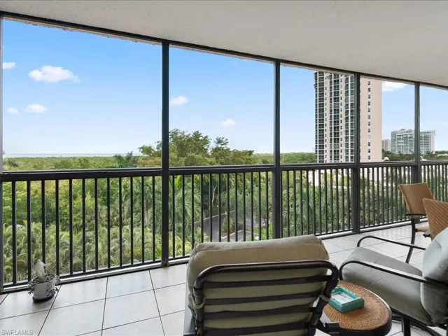 6075 Pelican Bay Blvd 506, Naples, Florida 34108