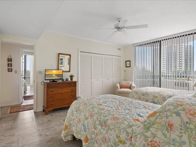 6075 Pelican Bay Blvd 506, Naples, Florida 34108