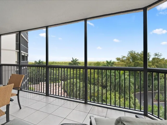 6075 Pelican Bay Blvd 506, Naples, Florida 34108