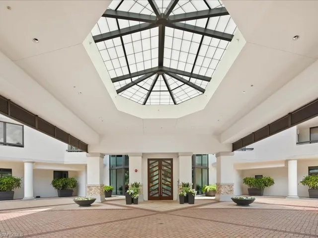 6075 Pelican Bay Blvd 506, Naples, Florida 34108