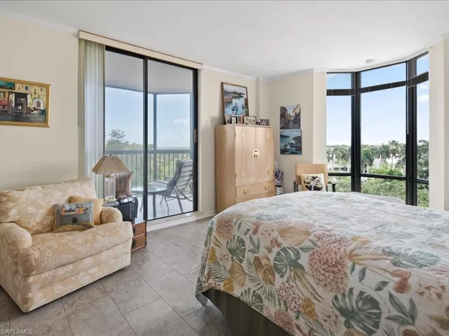 6075 Pelican Bay Blvd 506, Naples, Florida 34108