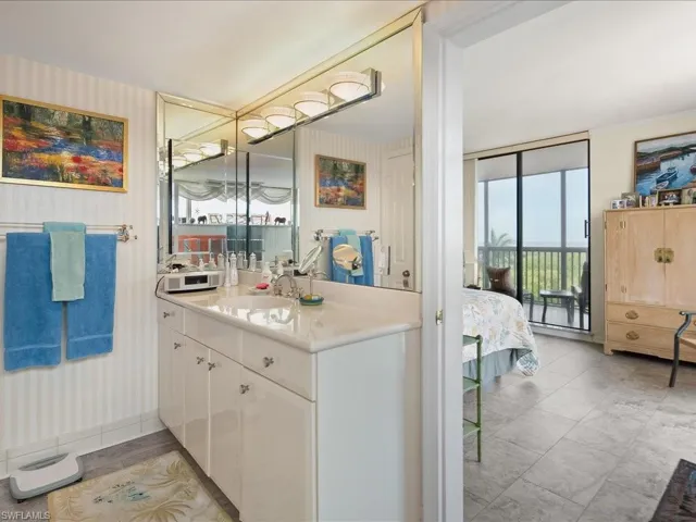 6075 Pelican Bay Blvd 506, Naples, Florida 34108