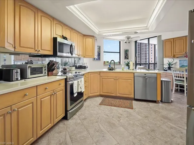 6075 Pelican Bay Blvd 506, Naples, Florida 34108