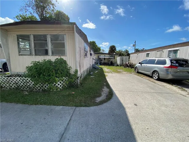 View of side of home