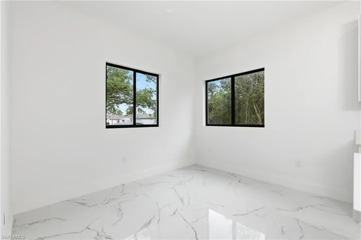 161 Blackstone Dr, Fort Myers, Florida 33913