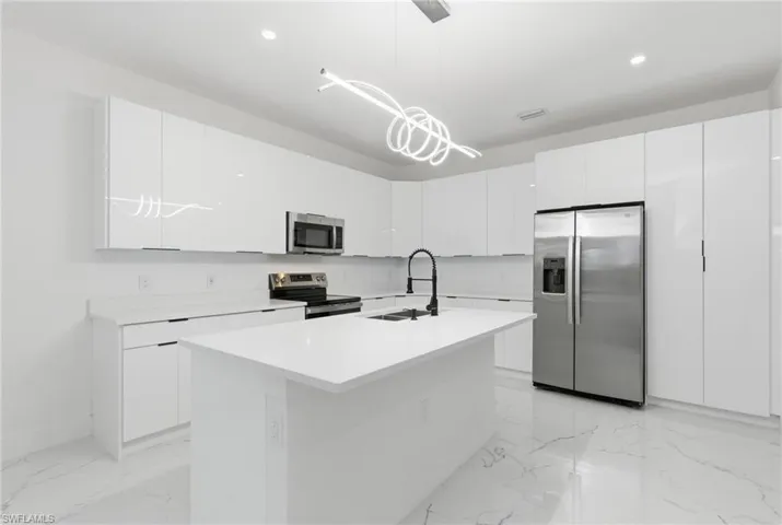 161 Blackstone Dr, Fort Myers, Florida 33913