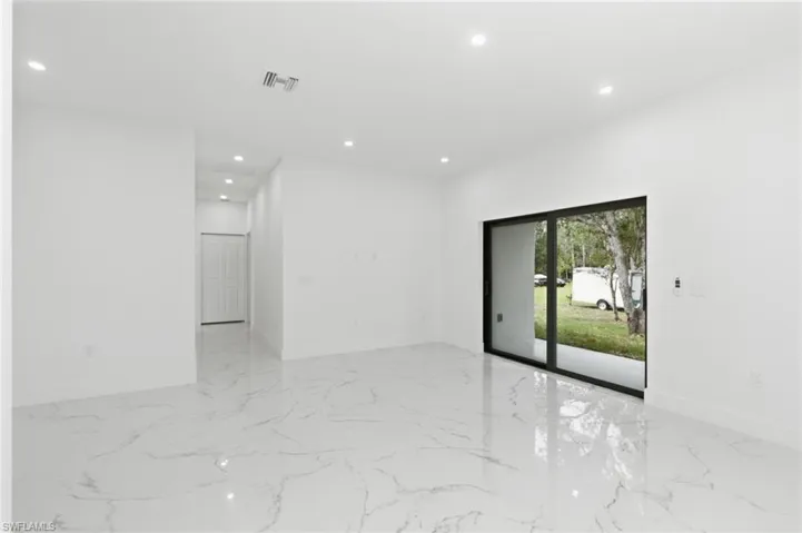 161 Blackstone Dr, Fort Myers, Florida 33913