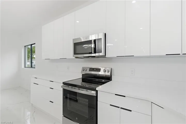 161 Blackstone Dr, Fort Myers, Florida 33913