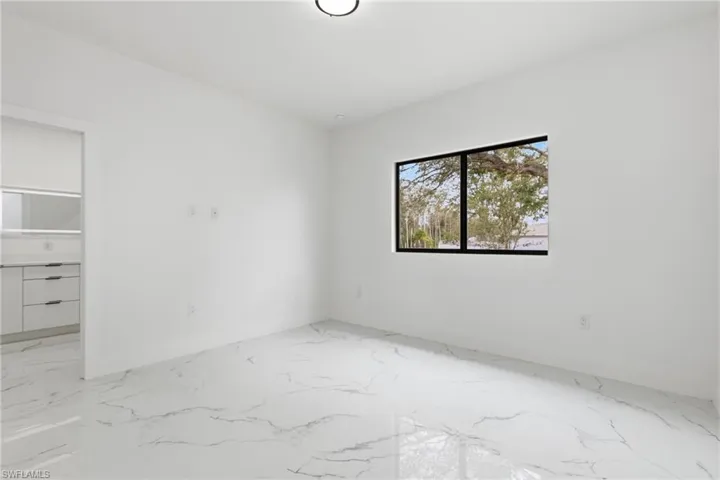 161 Blackstone Dr, Fort Myers, Florida 33913