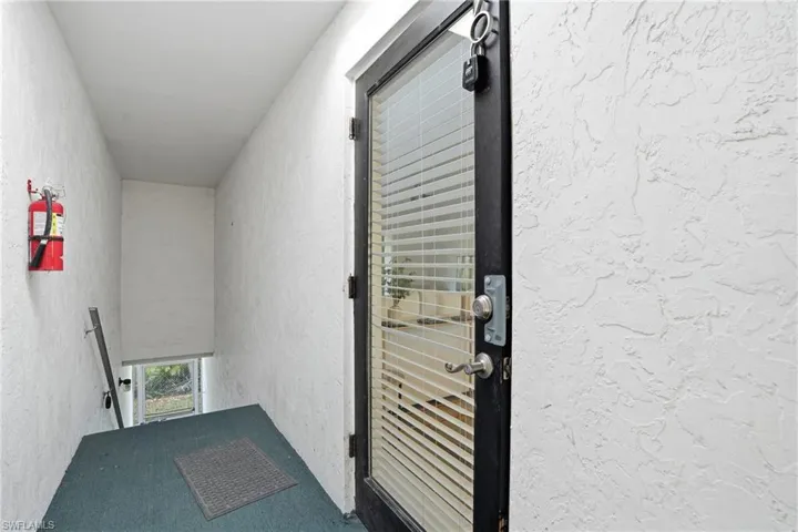 2828  Jackson  ST, Fort Myers, FL 33901