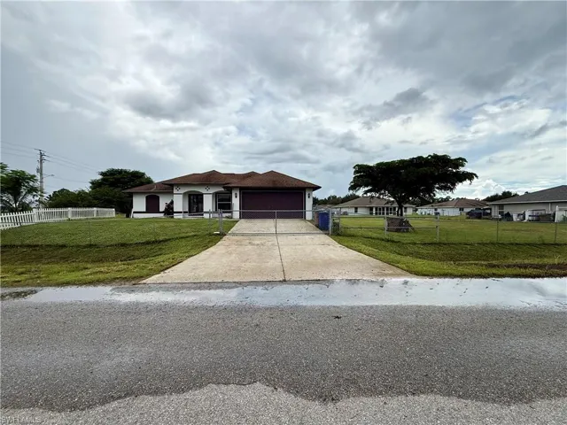 4401 27th St Sw, Lehigh Acres, Florida 33973