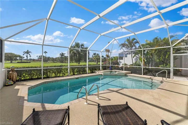 Sparkling heated pool/spa