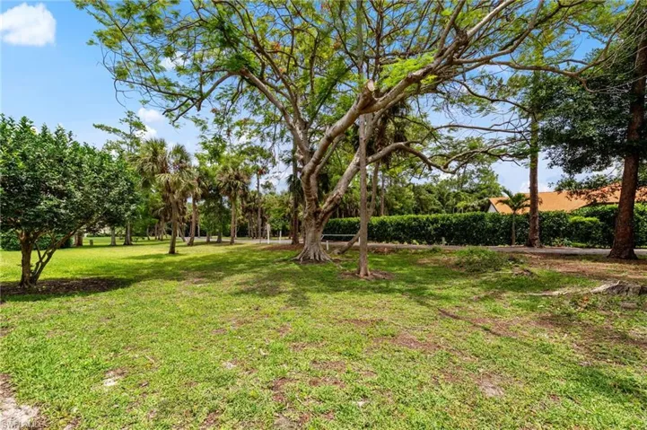 621  Squire  CIR, Naples, FL 34104