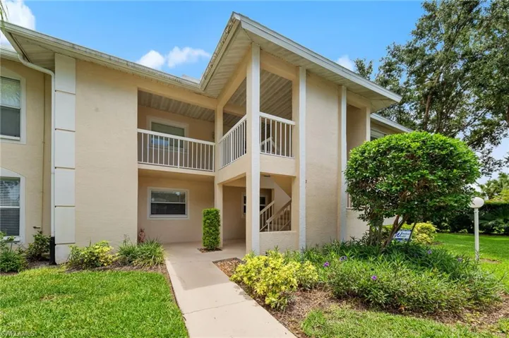 621  Squire  CIR, Naples, FL 34104