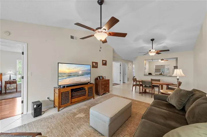 621  Squire  CIR, Naples, FL 34104